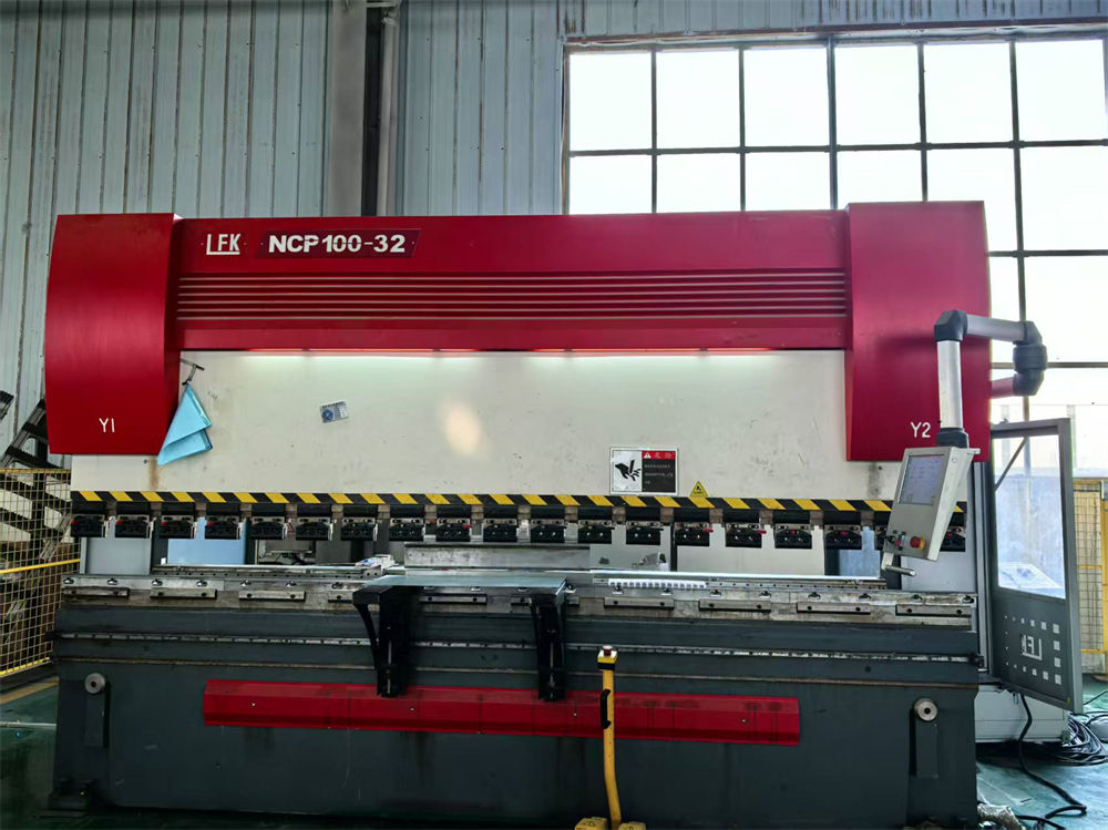 ?數(shù)控折彎機